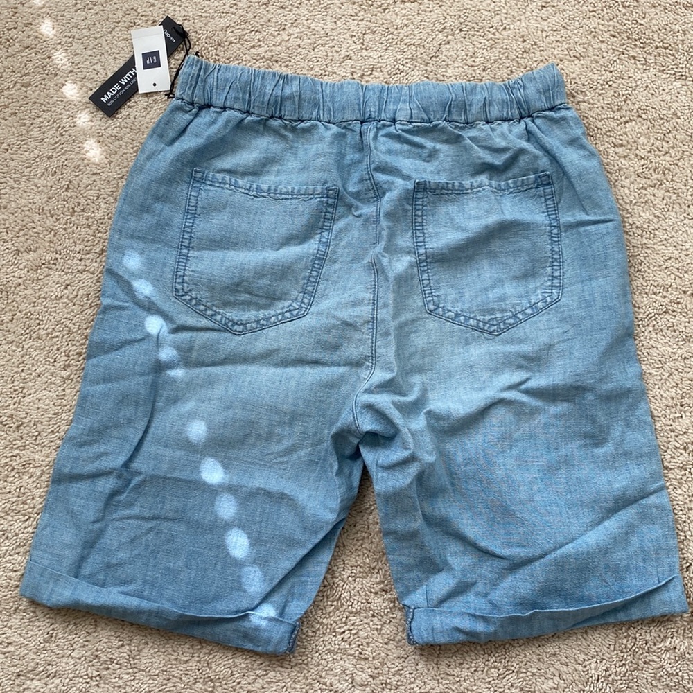 GAP shorts - Picture 2 of 6
